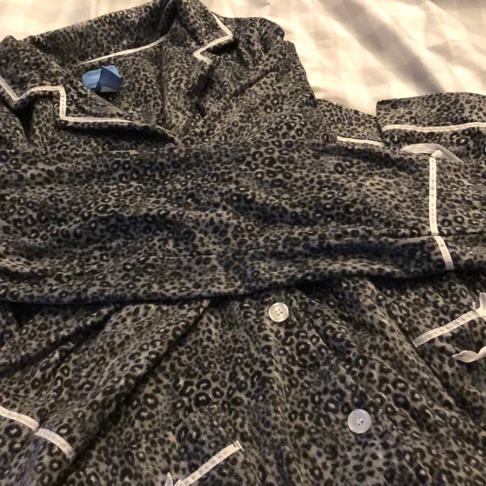 Simply Vera size small soft PJ set.